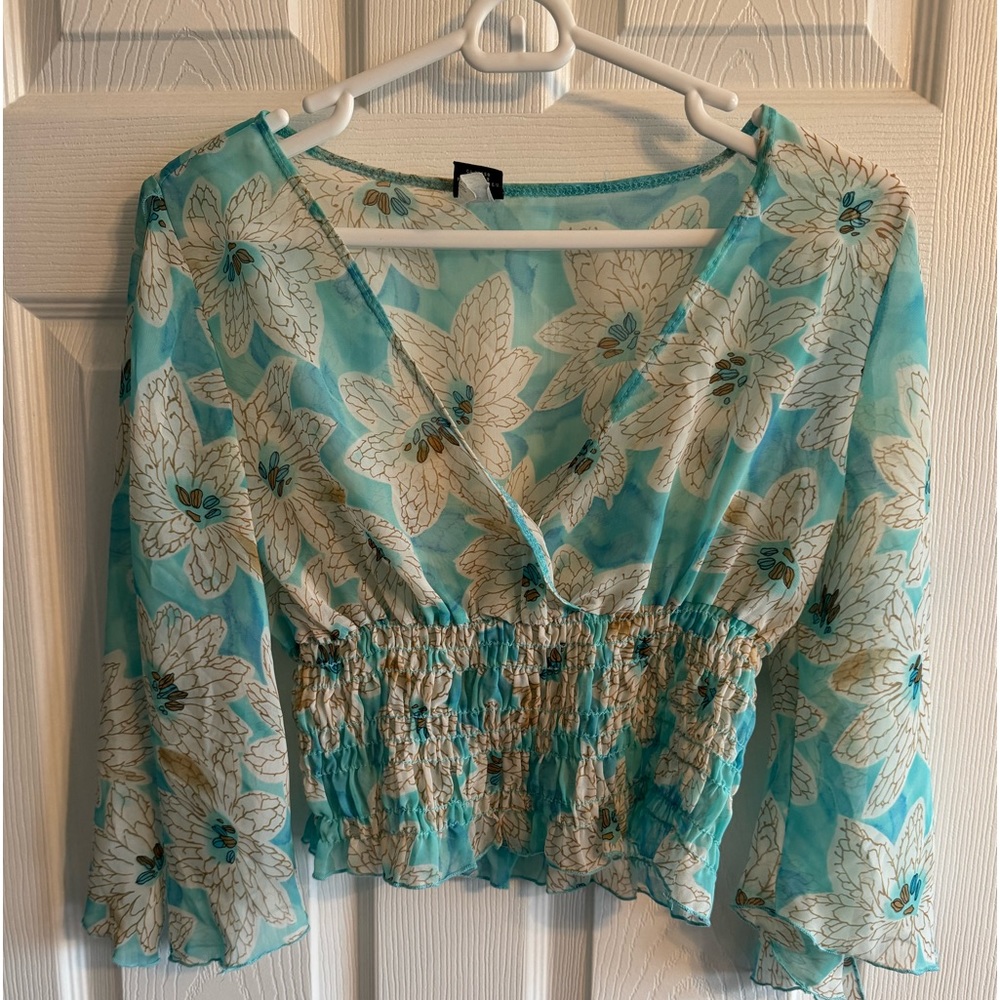 Beautiful Lightweight Cropped Blouse